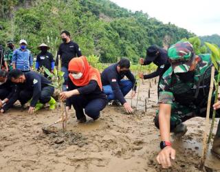 Gubernur Jatim Ajak Berbagai Pihak Menghadang Laju Perubahan Iklim, Dengan Cara Begini...