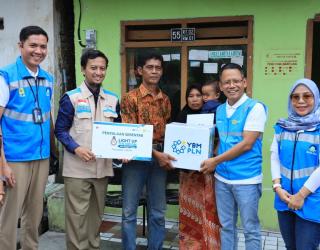 Puluhan Tahun Menyalur Listrik, Alamin Bersyukur Terima Bantuan Listrik Gratis