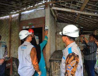 Demi Listrik Gratis Untuk Warga Pra Sejehtera Pegawai PLN Rela di Potong Gaji.