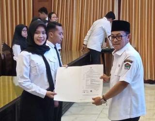 Walikota Sutiaji Serahkan SK PPPK Nakes Dorong Pelayanan Kesehatan Utama