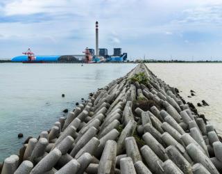 Manfaatkan FABA, PLN NP Jadikan Pantai Plentong Kawasan Wisata