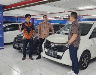 Buka Sentra Baru, Bursa OTO.com Perkuat Pasar Mobil Bekas di Surabaya
