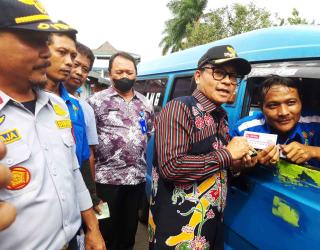 Sopir Angkot Nikmati Berkah Subsidi BBM