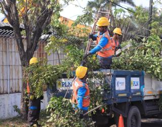 PLN Tingkatkan Keandalan Pasokan Listrik Kawasan Perdagangan di Tandes