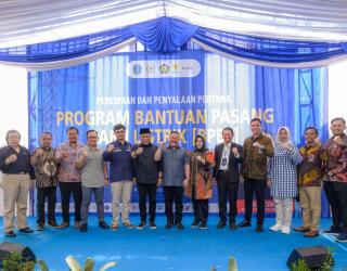 2.182 Warga Jawa Timur Terima Bantuan Pasang Baru Listrik Gratis