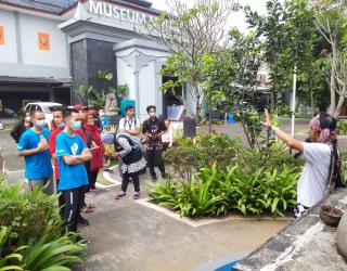 Kala Difabel Kunjungi Museum Mpu Purwa