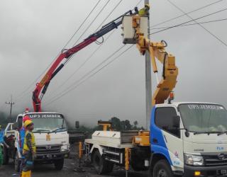 Lokasi Gangguan Dapat Diakses, PLN Percepat Upaya Perbaikan Kelistrikan Terdampak Banjir Bandang di Lumajang