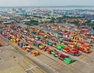 22 RTG Diesel Diganti Listrik, TPS Beber Langkah Strategis