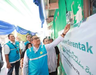 Donasi Pegawai Peringati HLN, PLN Sambung Listrik 357 Warga Tidak Mampu di Jawa Timur
