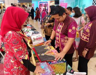 Sambut Hari Batik, UMKM Surabaya Kirim Pesan Mengejutkan