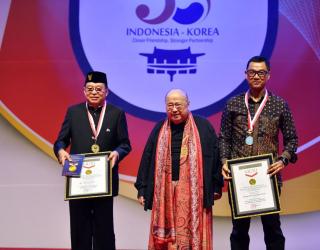 Jadi Tokoh Inspiratif Dunia, Biografi Jokowi Tulisan Dirut PLN Terbit di Korea