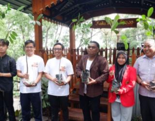 Cegah Banjir di Kawasan Gunung Welirang Kencana Group Kembali Sumbang 1.000 Bibit Pohon