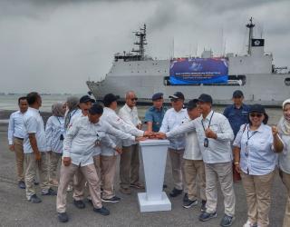 TNI AL Kawal BI Jatim Edarkan Uang Kartal Rp 6,2 Miliar di Pulau Terpencil