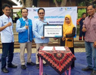 PLN NP Unit Pembangkitan Brantas Bantu Sekolah Alam Terdampak Bencana