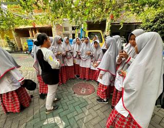 Wow! Ratusan Pelajar SMP Sidoarjo Belajar Pancasila di Kampung Edukasi Sampah