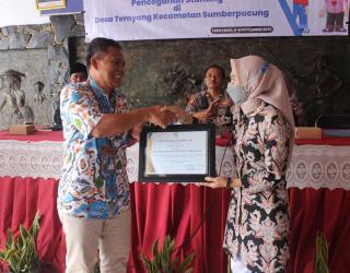 PLN NP Unit Pembangkitan Brantas Turunkan Stunting Lewat Program CSR