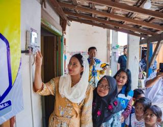Sebanyak 284 Rumah Warga Tidak Mampu di Gresik Dapat Bantuan Pasang Baru Listrik