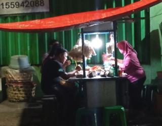 Atasi Inflasi, Ibu Ibu Belanja Masakan Jadi. Lebih Irit