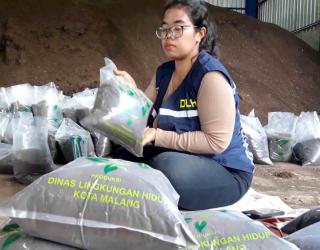 Kompos Sentuhan Fatimah Membuat Keluarga Rawan Stunting Semringah