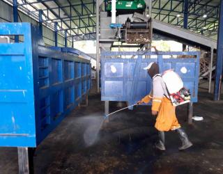 DLH Kota Malang Kendalikan Populasi Lalat di Supiturang dan Kampung Sekitar TPA