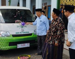 Fraksi PKB Hibahkan Enam Unit Mobil Untuk MWC NU Bondowoso