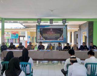 Sukseskan Pemilu 2024. Ketua Komisi KPU Bondowoso Minta Anggota KPPS Wajib Patuhi Aturan.