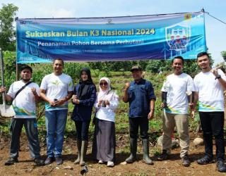 PLN Tutup Rangkaian Kegiatan Bulan K3 dengan Aksi Tanam Pohon