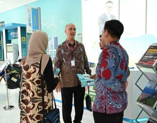 PLN Tebar Promo Tambah Daya Listrik dan Bagi Merchandise di IIMS 2024