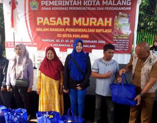 Warga Semringah Sambut Pasar Murah