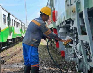 Mudik Lebaran 2024 : KAI Surabaya Siapkan 59 Lokomotif & 341 Kereta Api