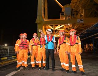 Kunjungi PLTU Paiton, Dirut PLN Pastikan Pasokan Listrik Aman Selama Libur Lebaran 2024