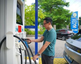 Naik Mobil Listrik ke Bali, Hanya Rp. 450 per KM! Simak Cerita Raymond Hanjaya dengan Mobil Listrik