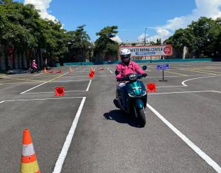 Sambut Hari Kartini, MPM Honda Jatim Kampanyekan Safety Riding Kepada Pengendara Perempuan