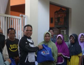 Safari Ramadan ke-2, BRI Surabaya Bagi Sembako Anak Yatim dan Dhuafa 