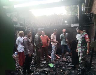 Diduga Konsliting Listrik Satu Rumah di Lalap Si Jago Merah