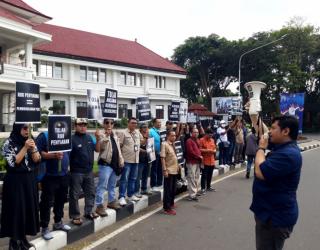 Wartawan di Kota Malang Demo Tolak Revisi UU Penyiaran