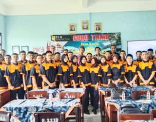 Siapkan Lulusan Berdaya Saing, Karyawan UP Brantas Jadi Guru Tamu di SMK Brantas