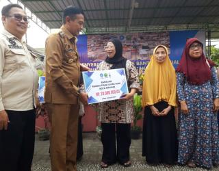 Penjabat Wali Kota Malang Salurkan Bantuan Sosial Rumah Tidak Layak Huni