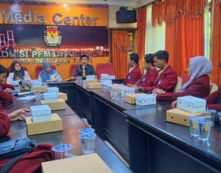 Mahasiswa Unipra Surabaya Ajak Gen Z Sukseskan Pilkada Serentak 2024