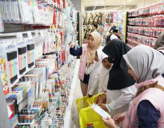 Peringati Hari Anak Nasional, Srikandi dan YBM PLN Gelar Aksi Peduli Pendidikan dan Gizi di Jatim