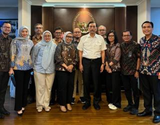 Menko Marves Luhut Binsar Apresiasi Produk Semen Hijau SIG 