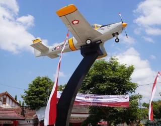 Bank Jatim Beri Bantuan Pembangunan Replika Pesawat Terbang di Blitar