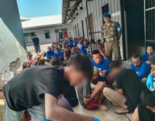 Gelar Pesta Miras di Kawasan Suramadu 13 orang di Tangkap
