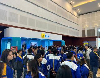 Dukung Pengurangan Emisi Karbon, PLN Jatim Hadir di Pameran Otomotif GIIAS Surabaya 2024