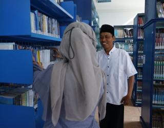 Abdurrahim Si Tukang Kebun Jadi Dosen IIB Darmajaya