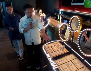 Wow! Nicolas Saputra Kenalkan Berlian Paling Langka di Dunia