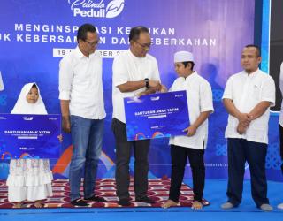 Pelindo Terminal Petikemas Beri Santunan Anak Yatim dan Bantuan Sarana Ibadah