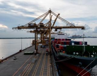 Arus Peti Kemas Oktober di TPS Tetap Kuat