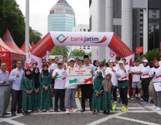Jatimers Run to Care Beri Donasi untuk Yayasan Bina Karya Mandiri