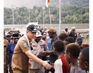 Progres Program Unggulan, Bupati Kabupaten Kaimana, Freddy Thie Lakukan Sidak di Sejumlah Desa